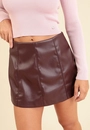 Short Saia Em Pu Recorte Frontal
