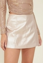 Short Saia Em Pu Recorte Frontal