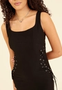 Vestido Curto Em Bengaline Com Ilhós Lateral