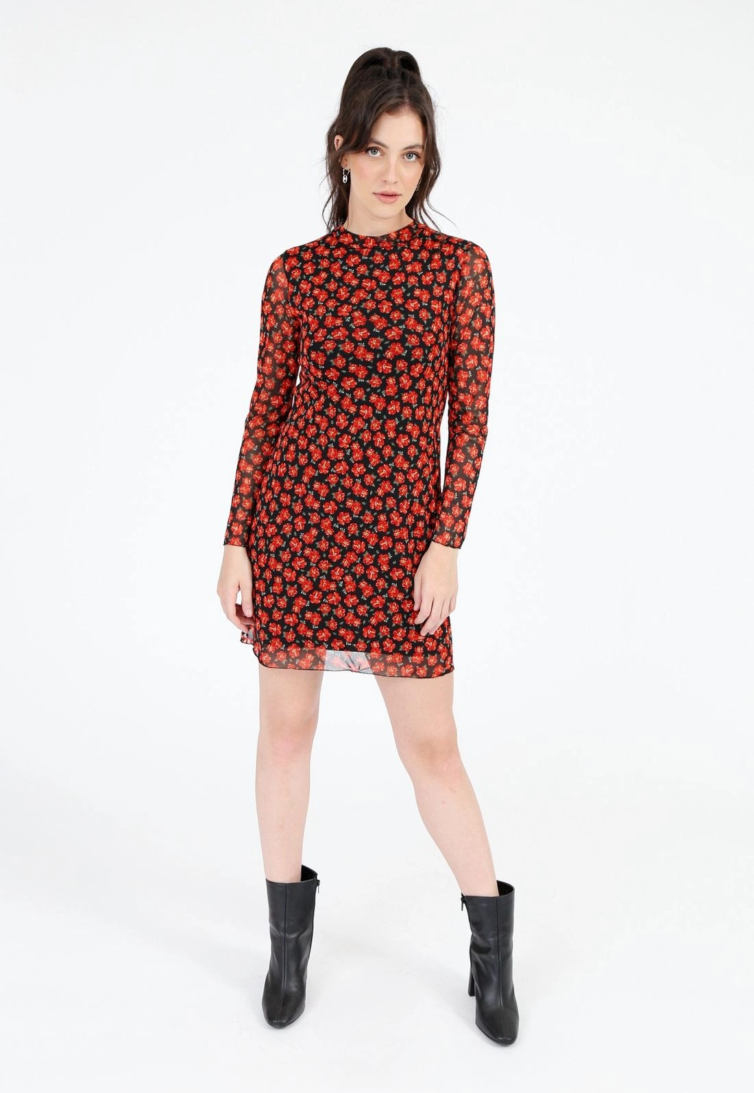 Vestido Tule Gola Alta Liberty