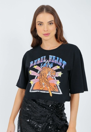 Blusa Cropped Manga Curta Rebel Heart