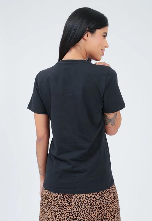 T-Shirt Malha Manga Curta Onça