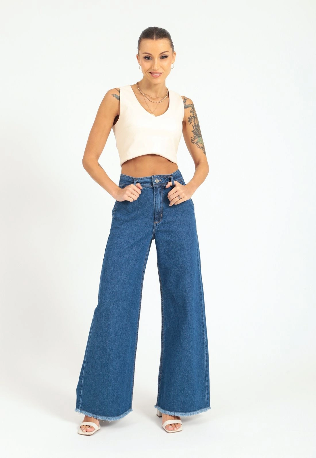 Calca Jeans Wide Leg Barra Desfiada Azul Medio