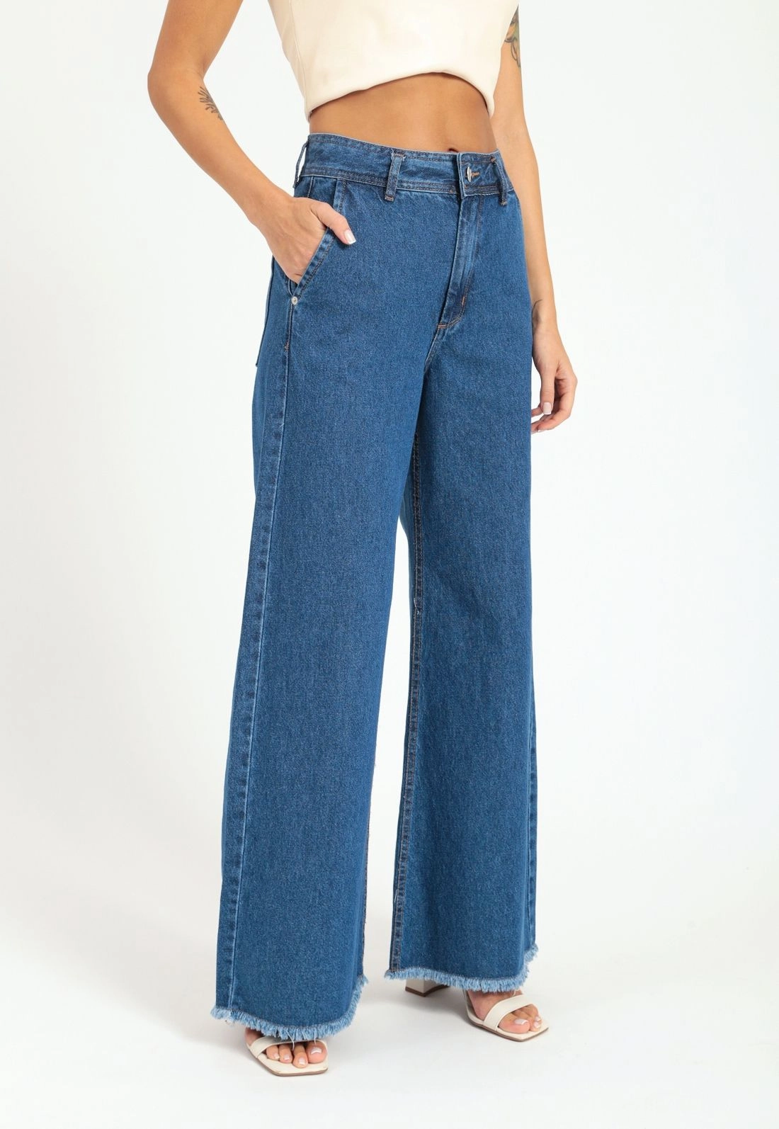 Calca Jeans Wide Leg Barra Desfiada Azul Medio