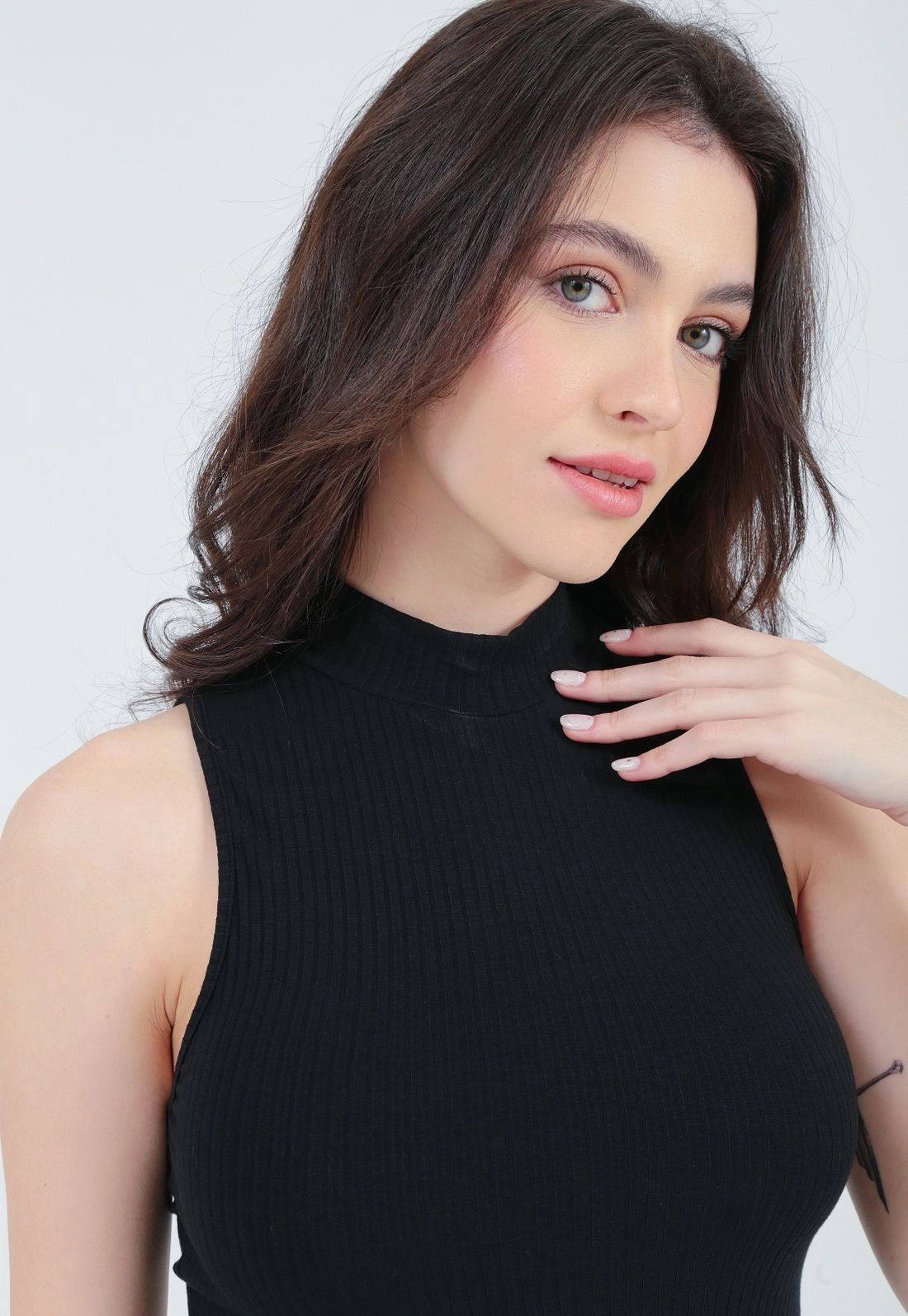 Blusa Ribana Sem Manga Gola Alta