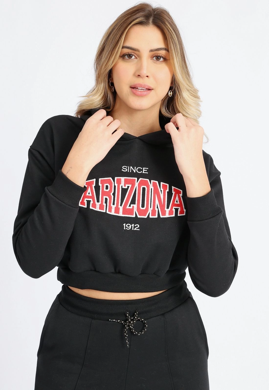 Blusa Cropped Moletom Aplique
