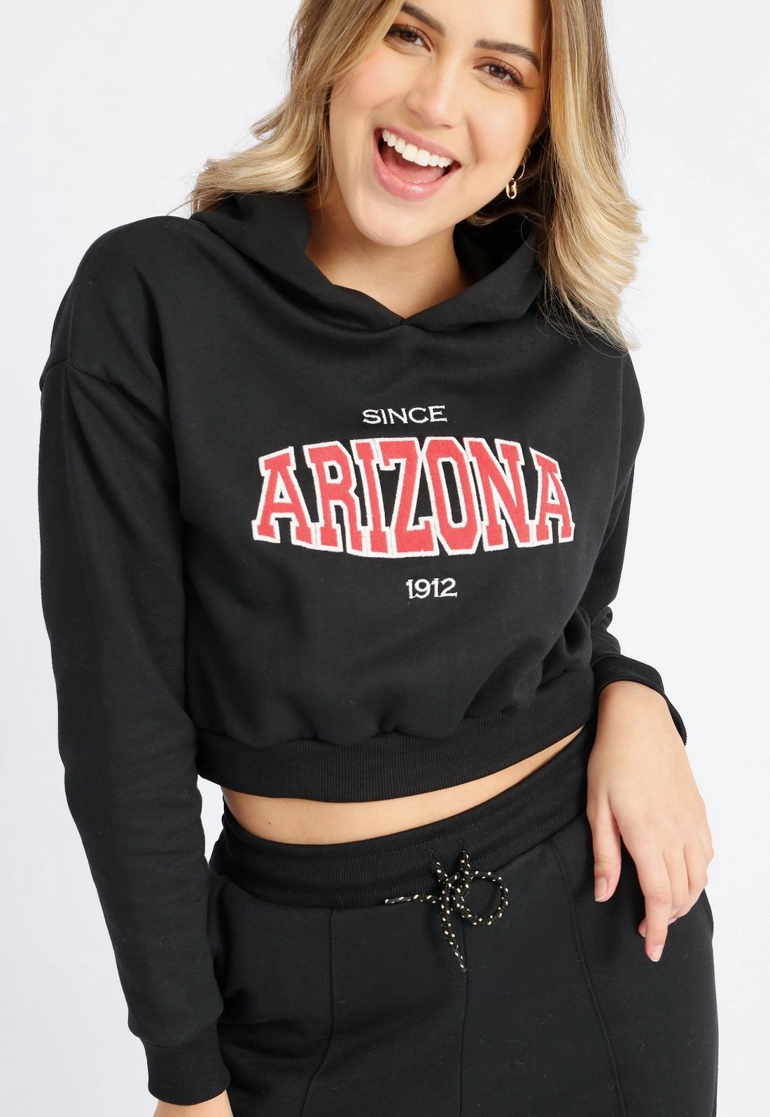 Blusa Cropped Moletom Aplique