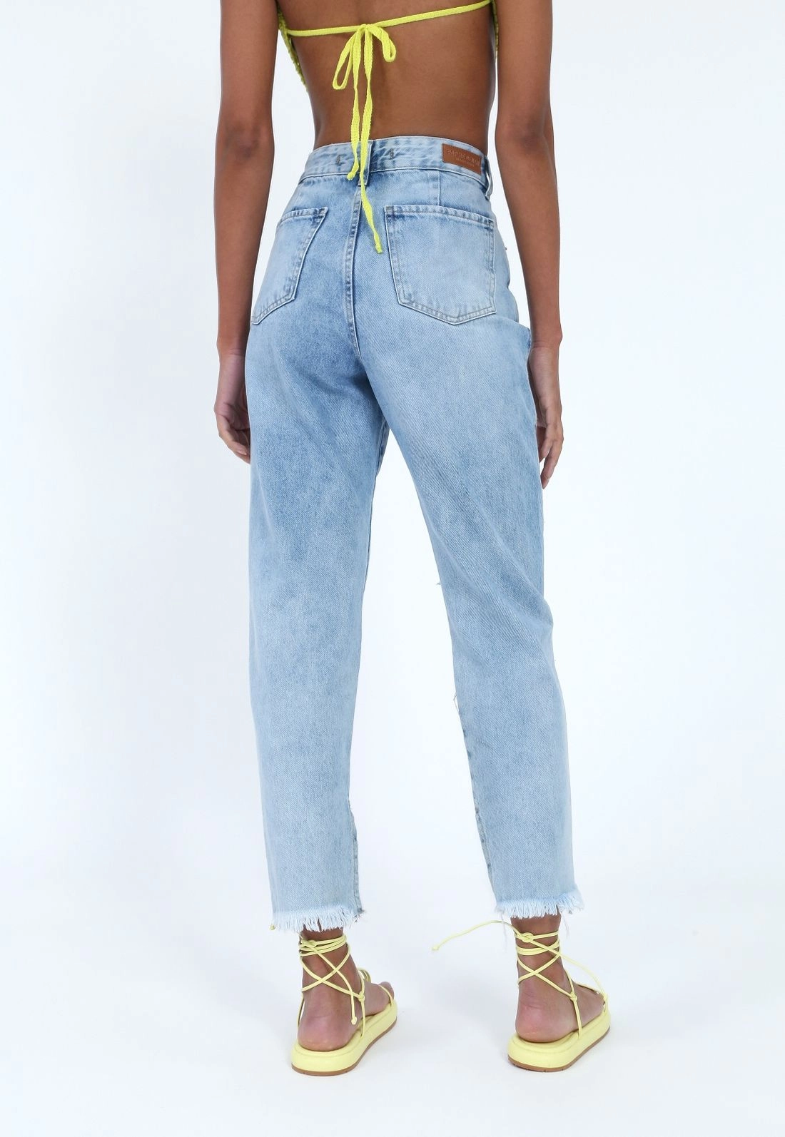 Calça Jeans Mom Abertura Lateral