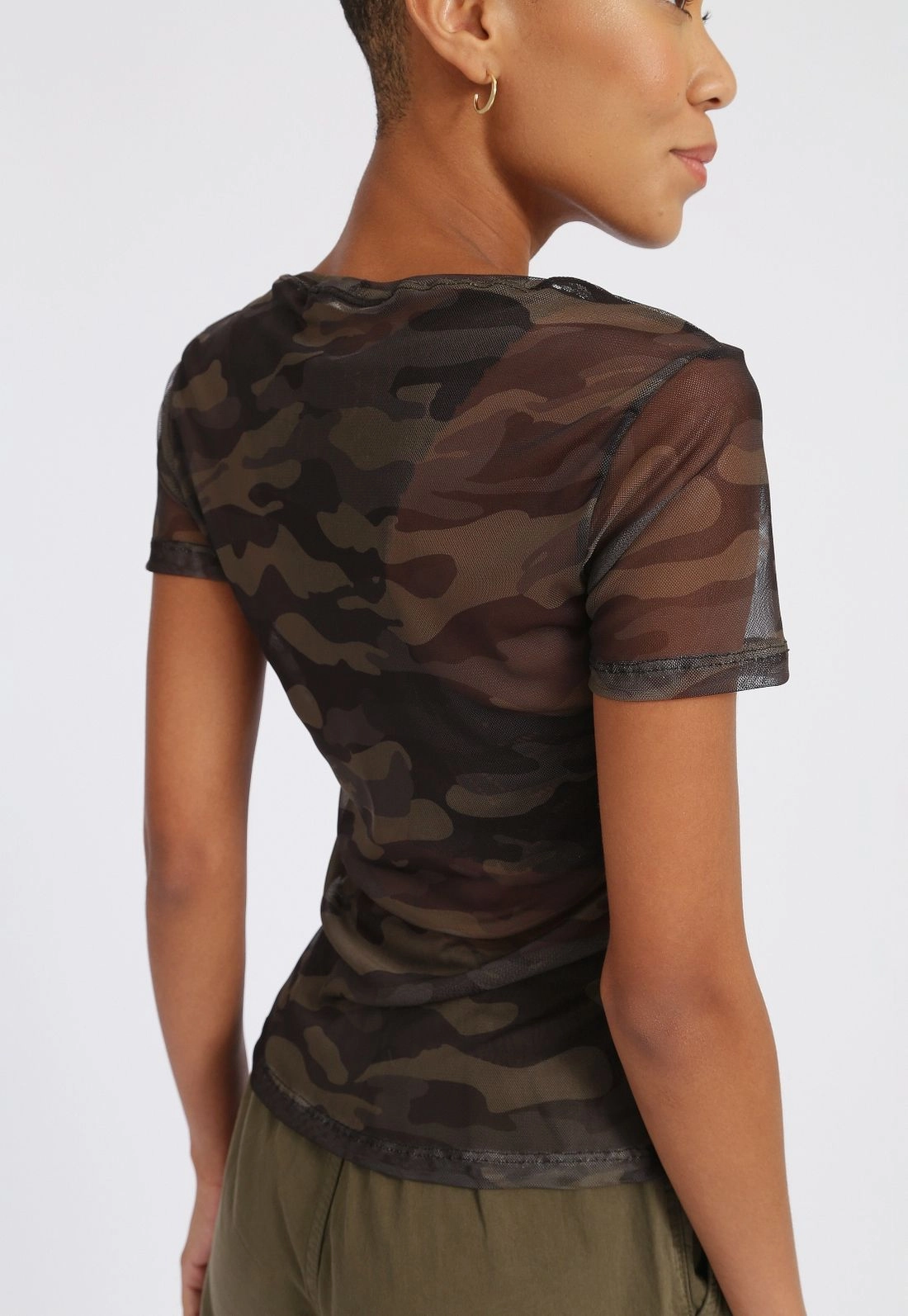 Blusa Tule Manga Curta Camuflado