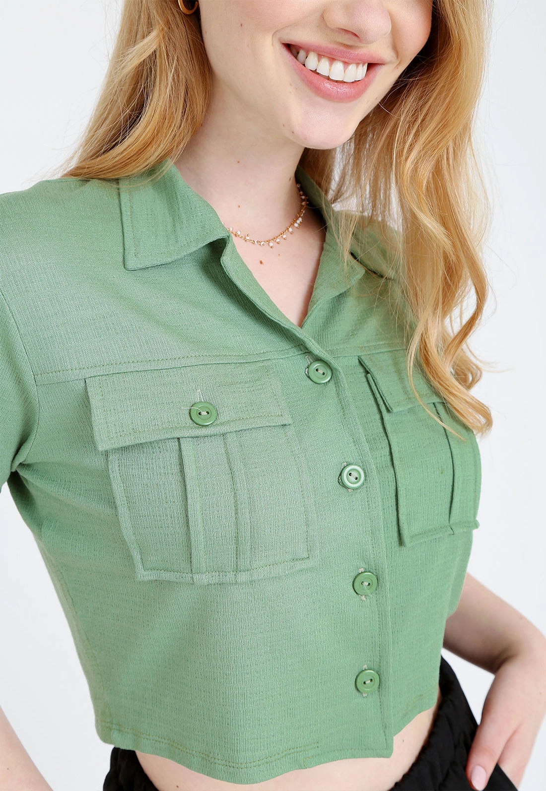 Camisa Malha Texturizada Manga Curta Bolso