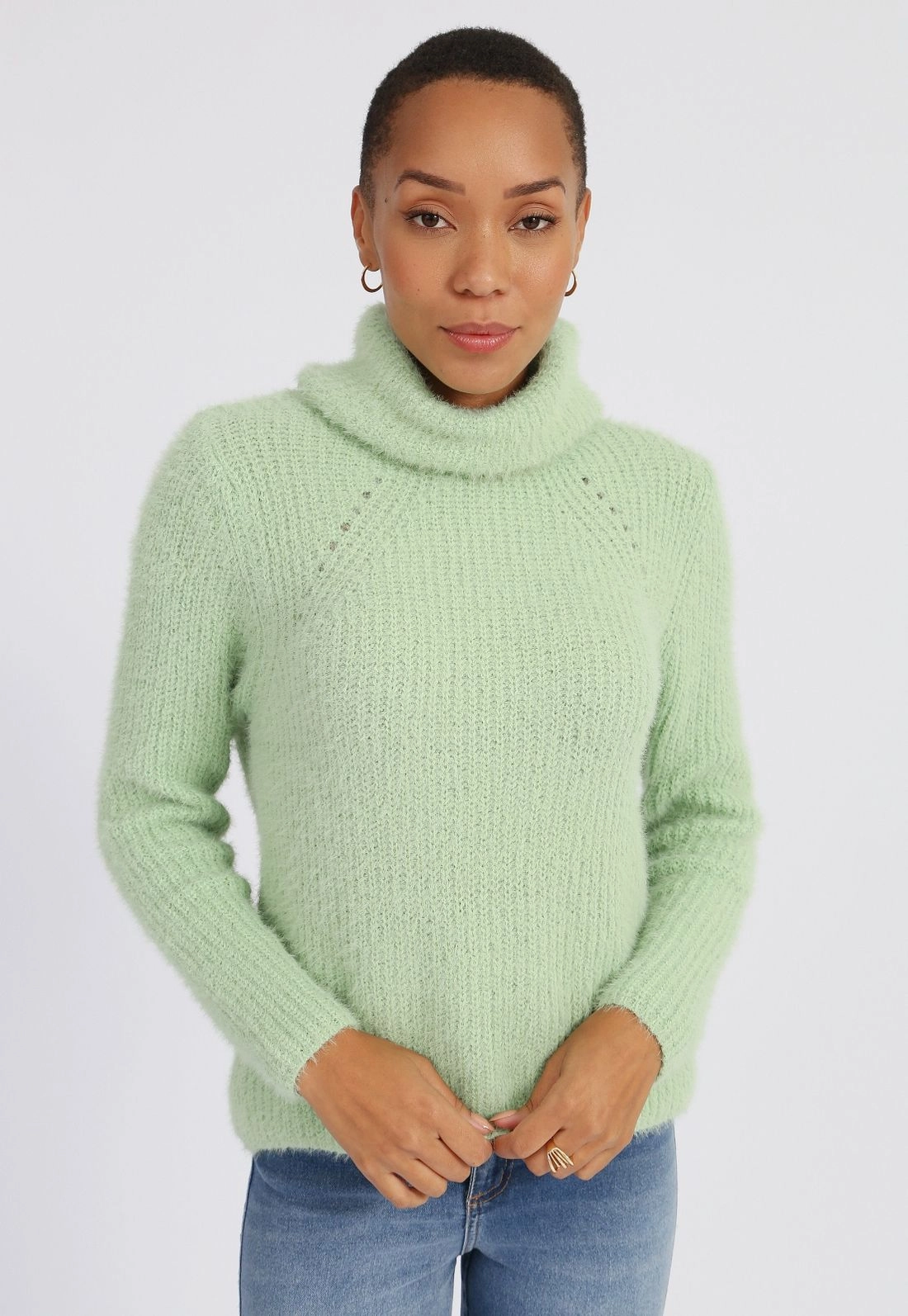 Blusa Tricô Pelinho Gola Alta