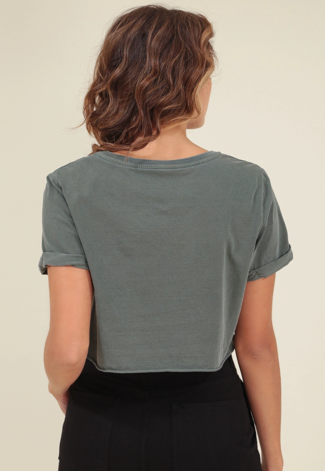 Camiseta Cropped Em Meia Malha Estonada Basica
