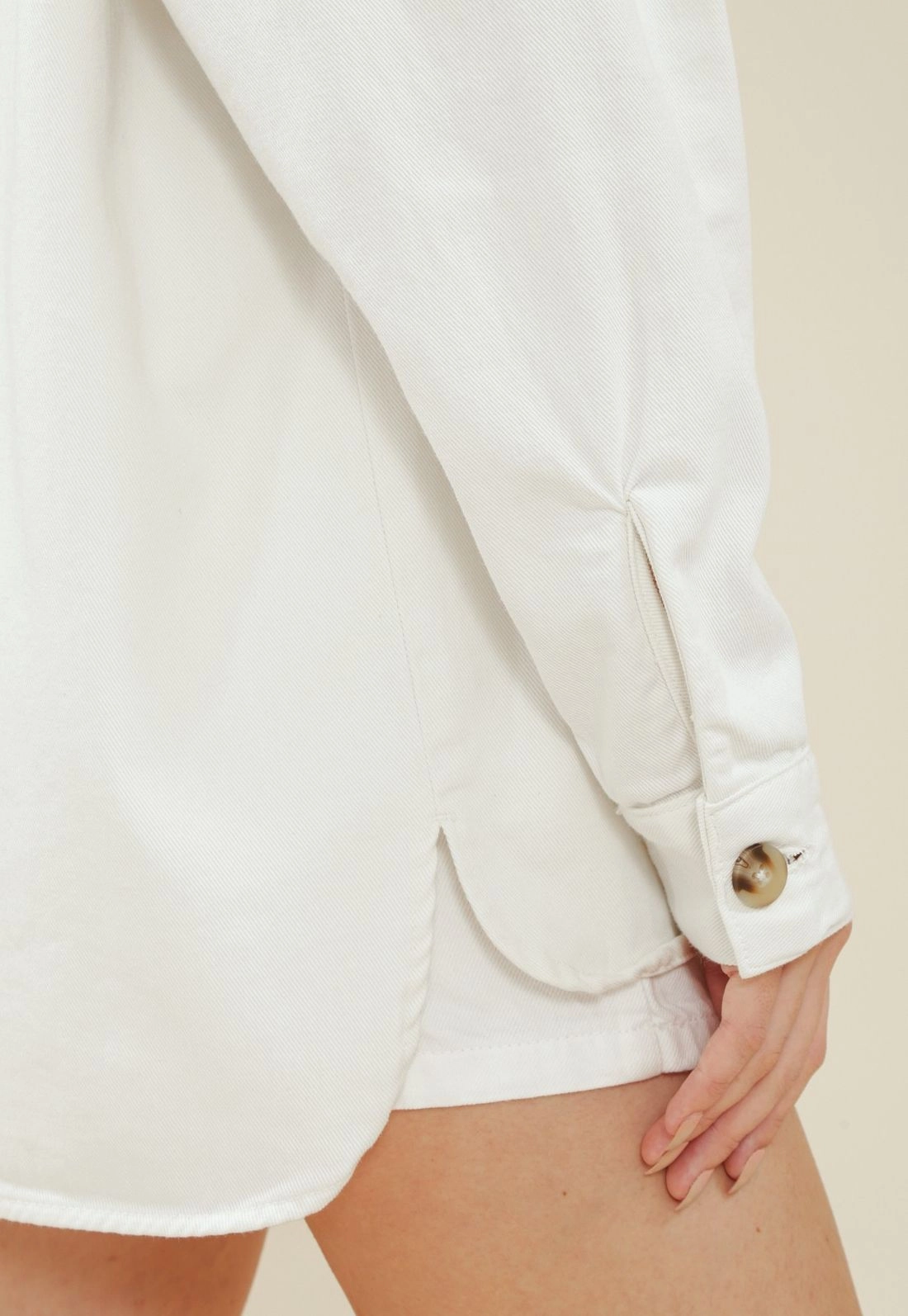 Camisa Sarja Manga Longa Oversized Bolso Frontal