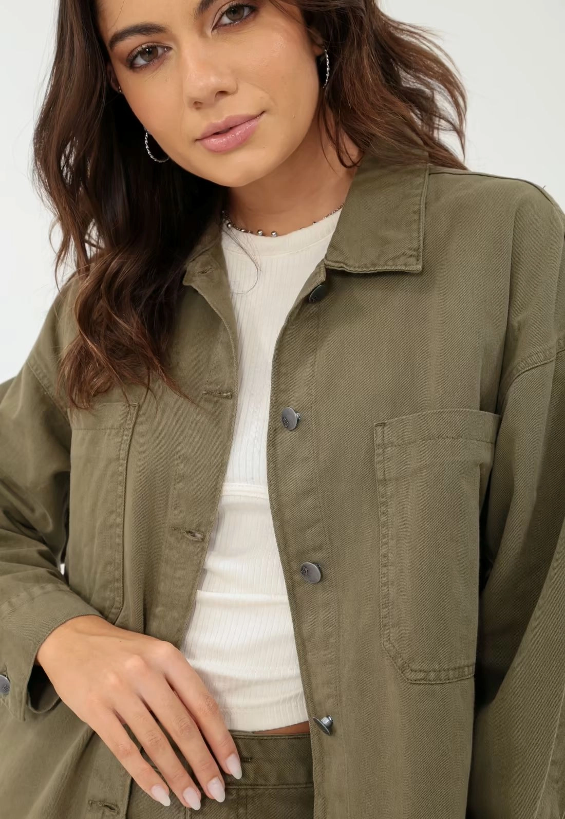 Camisa Sarja Manga Longa Oversized Bolso Frontal