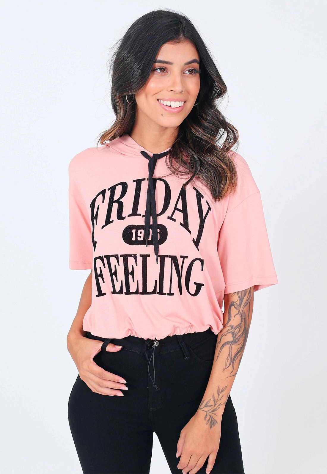 Blusa Manga Curta Capuz Friday