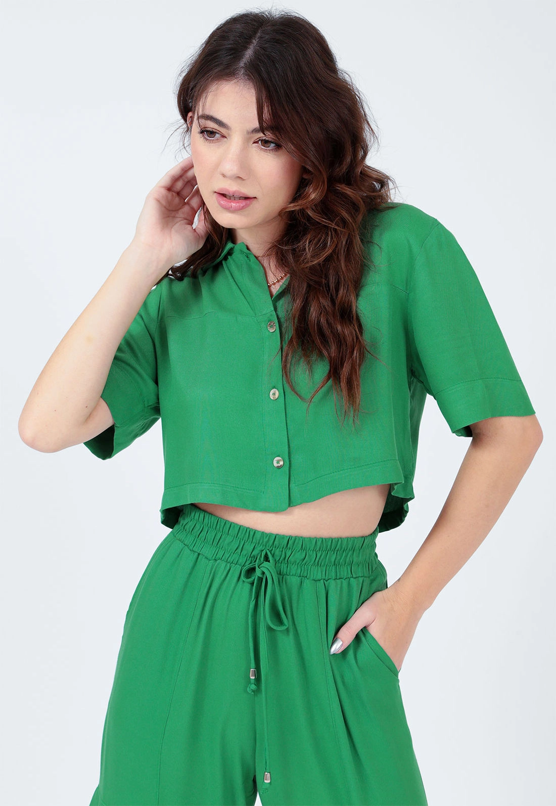 Camisa Cropped Manga Curta Lisa