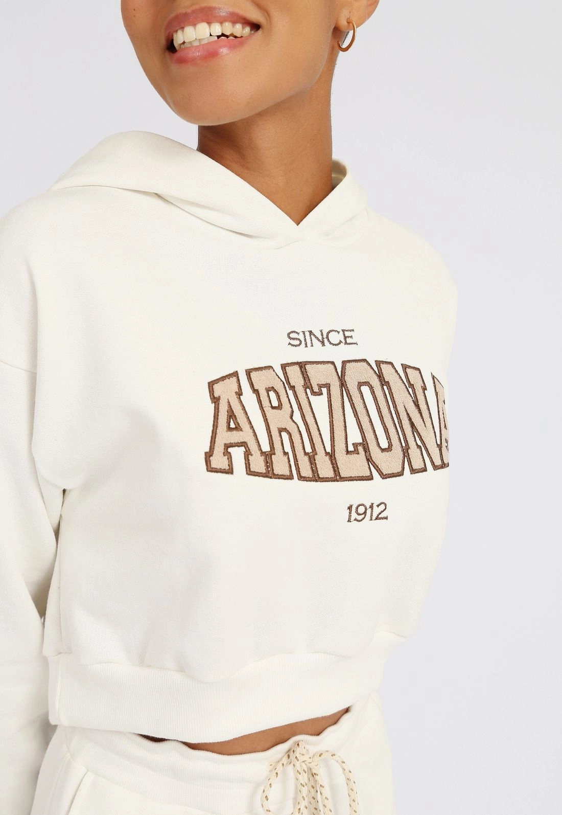 Blusa Cropped Moletom Aplique