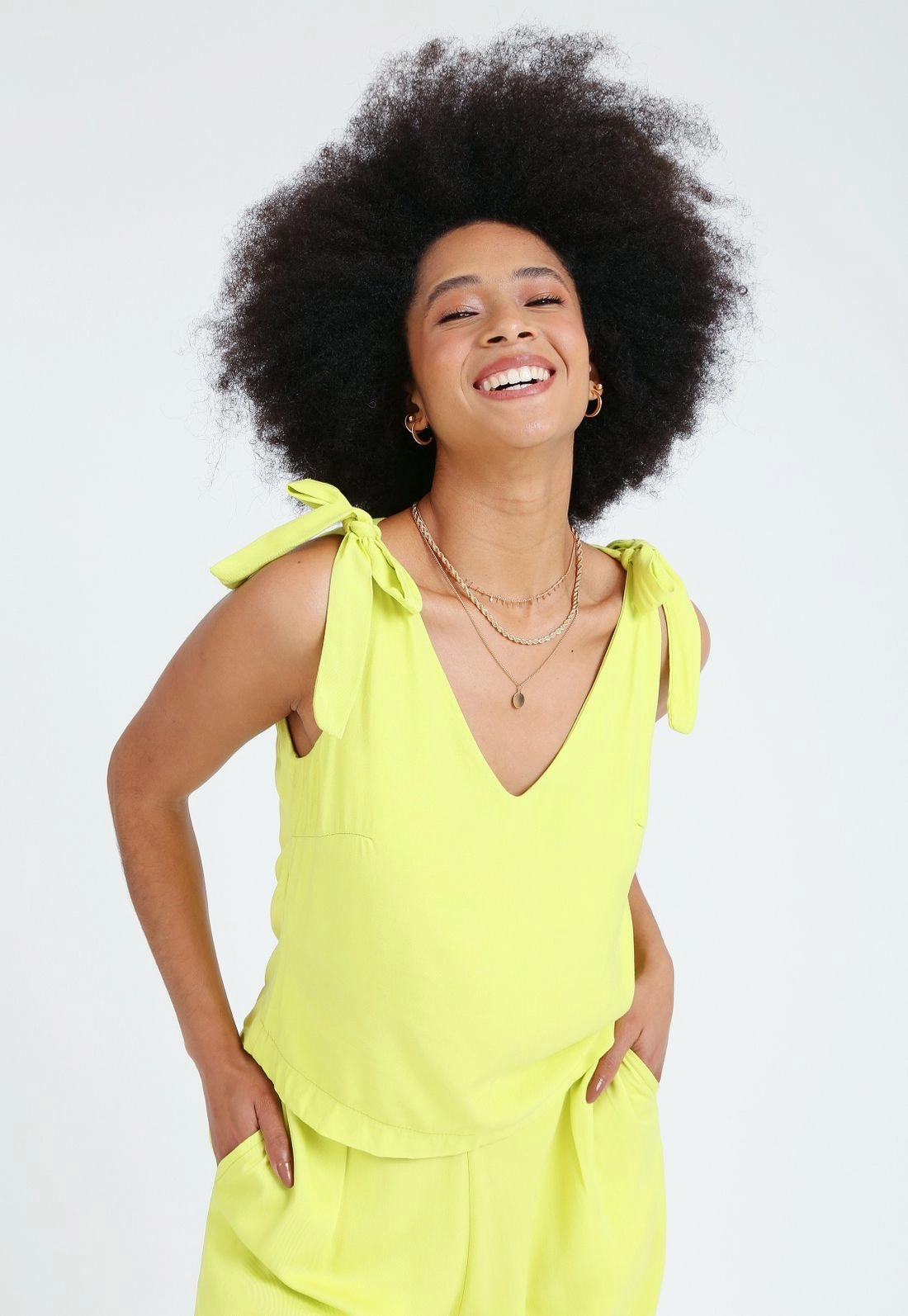 Blusa Viscose Twill Sem Manga Laço