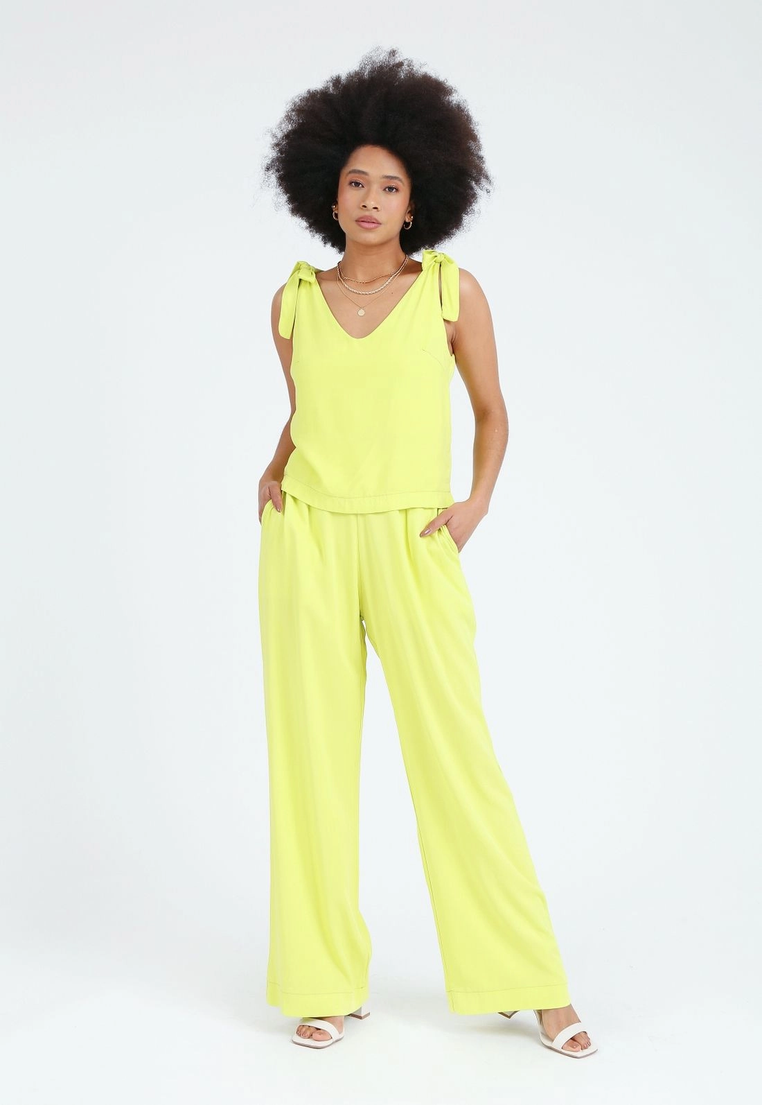 Blusa Viscose Twill Sem Manga Laço
