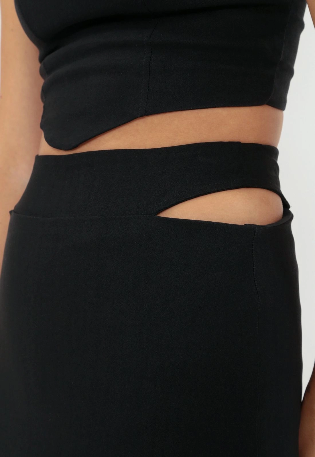 Shorts Saia Bengaline Vazado Cos