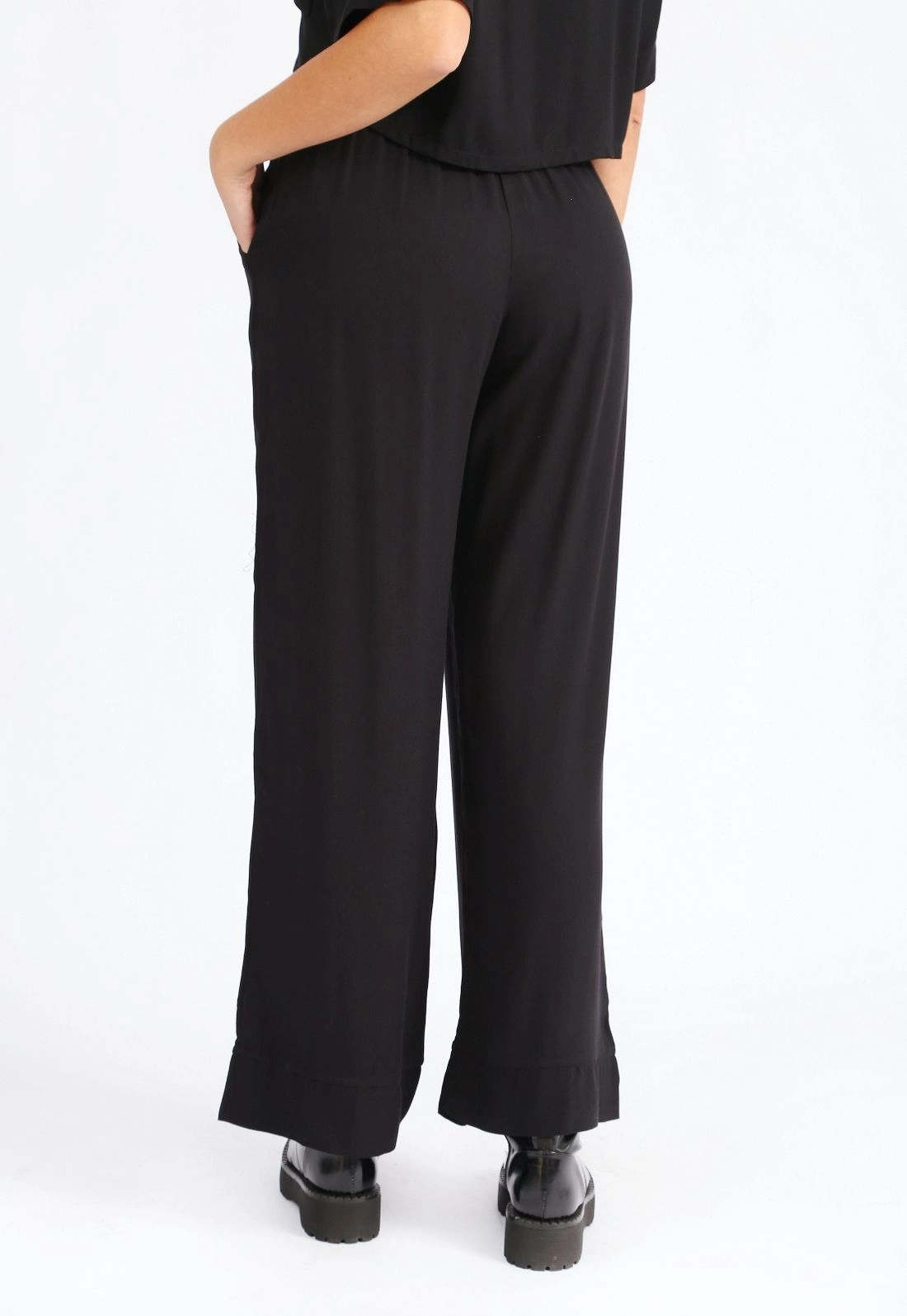 Calça Viscose Wide Leg Prega
