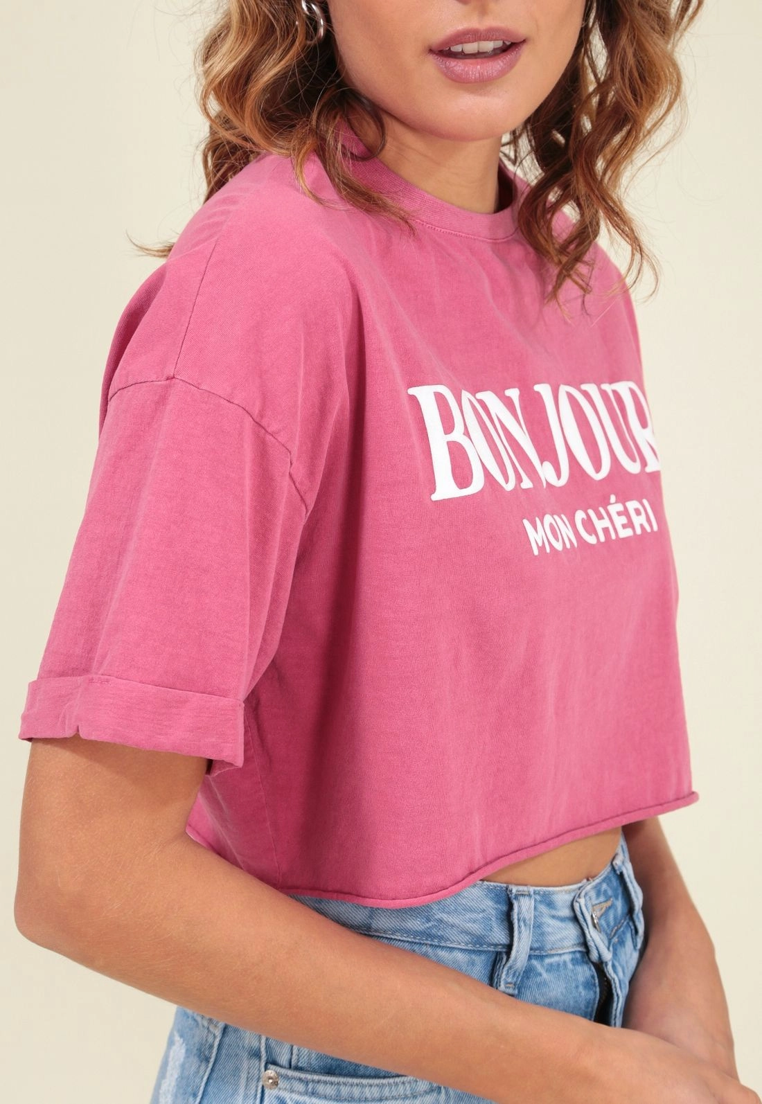 Camiseta Cropped Em Malha Estonada Manga Bonjour