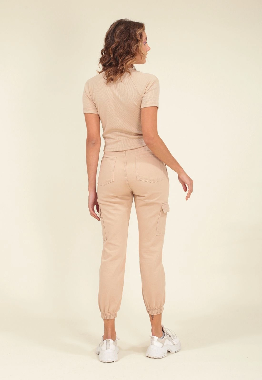 Calça Jogger Em Sarja Com Bolso Cargo