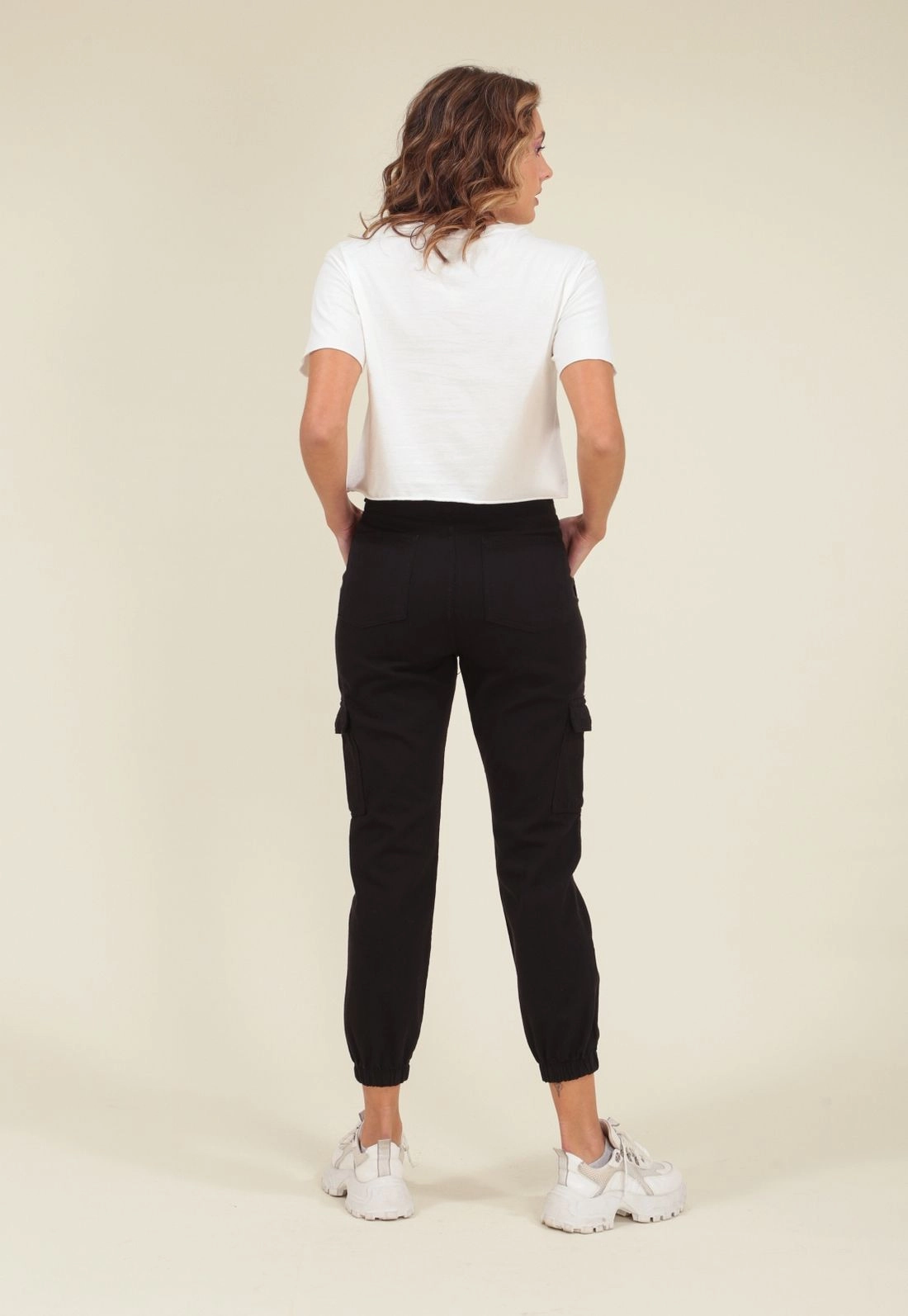 Calça Jogger Em Sarja Com Bolso Cargo