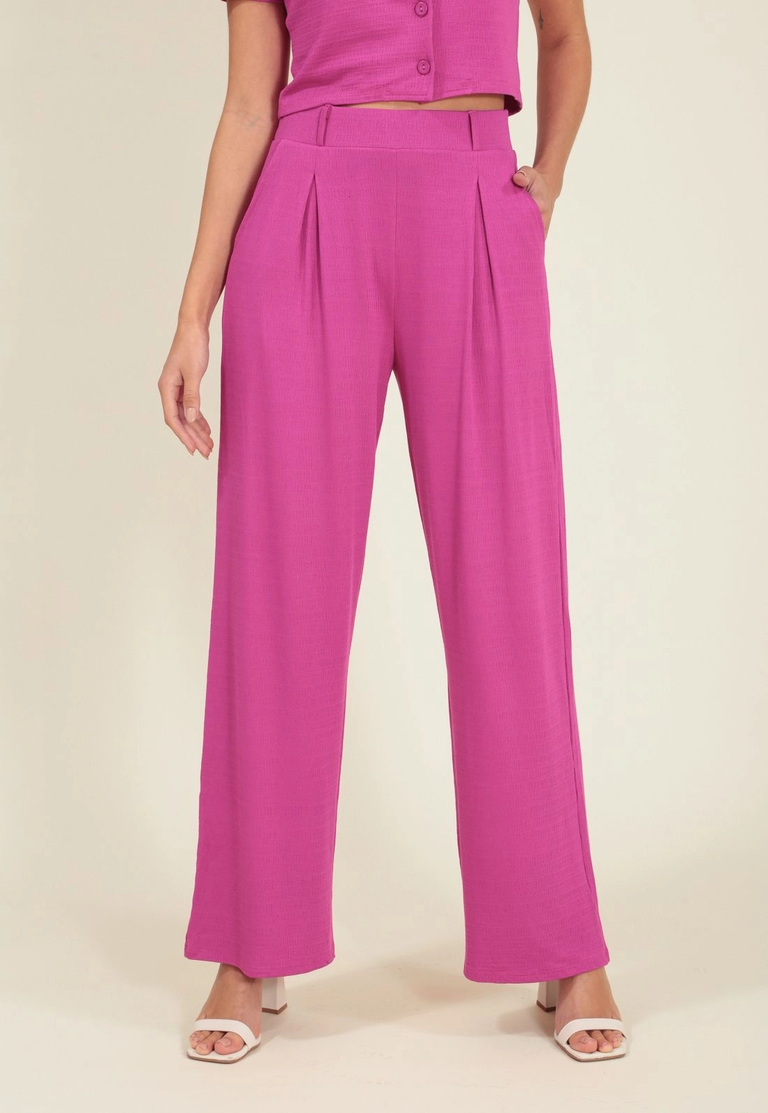 Calça Malha Texturizada Prega Frontal