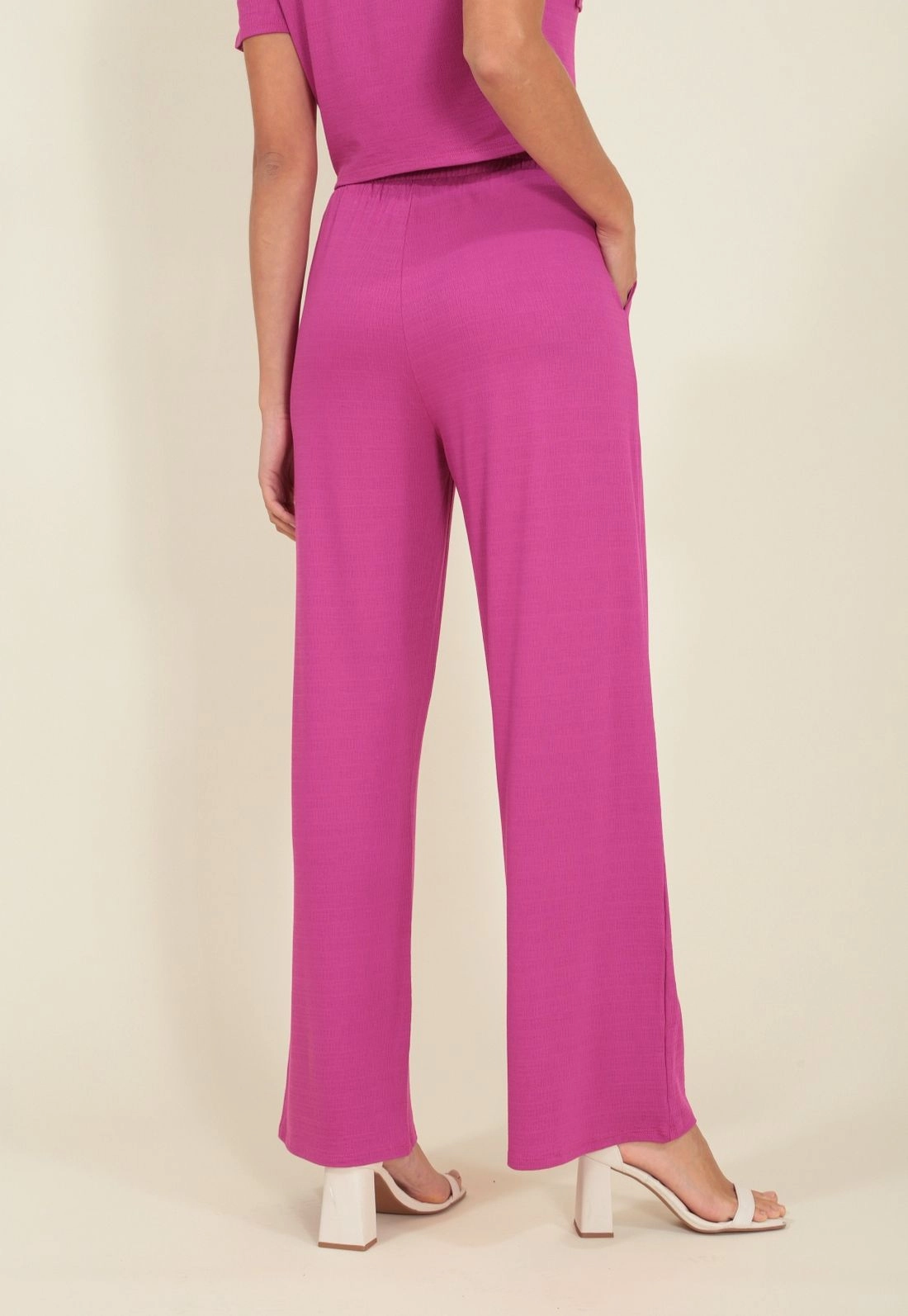 Calça Malha Texturizada Prega Frontal