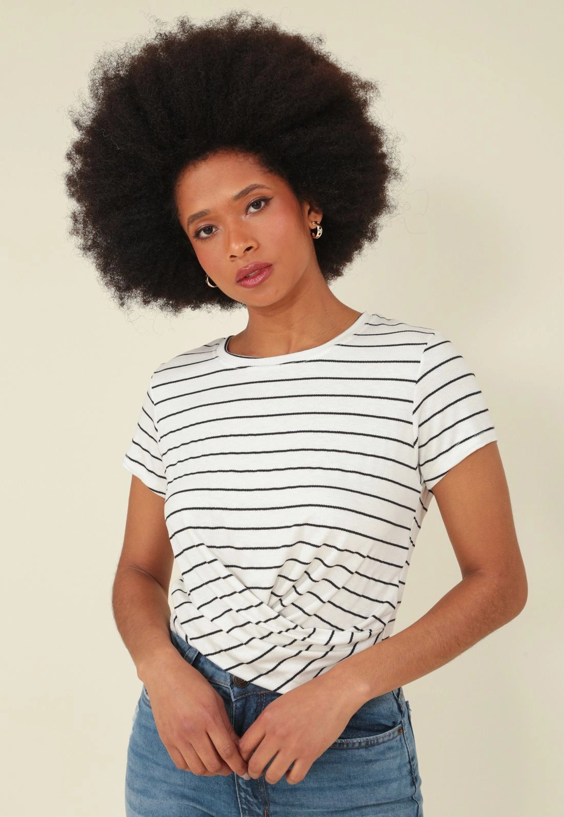 Blusa Malha Listrada Transpassado Frente Manga Curta