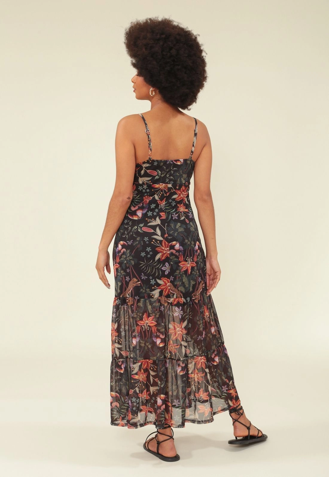 Vestido Em Tule Estampa Tropical Com Alca E Busto Torcido