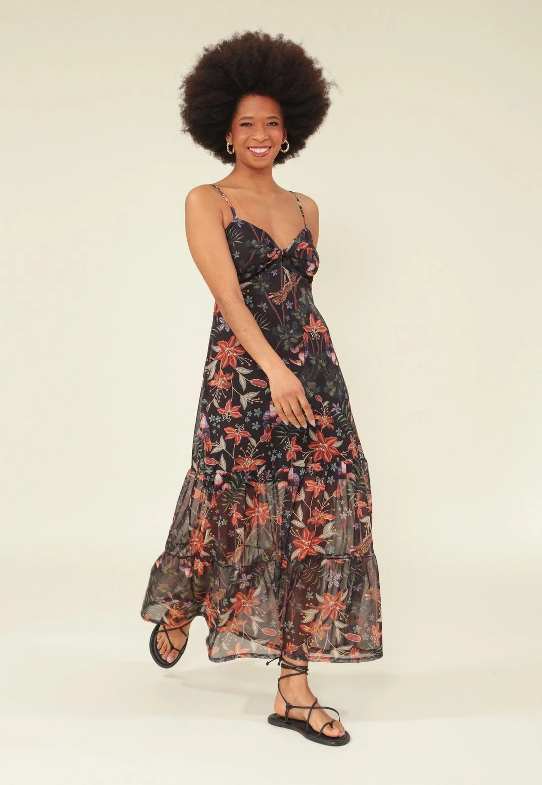 Vestido Em Tule Estampa Tropical Com Alca E Busto Torcido