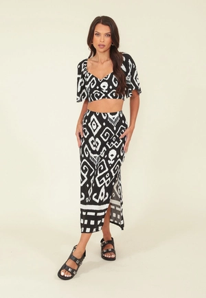Saia Midi Em Viscose Com Estampa Barrada Etnica