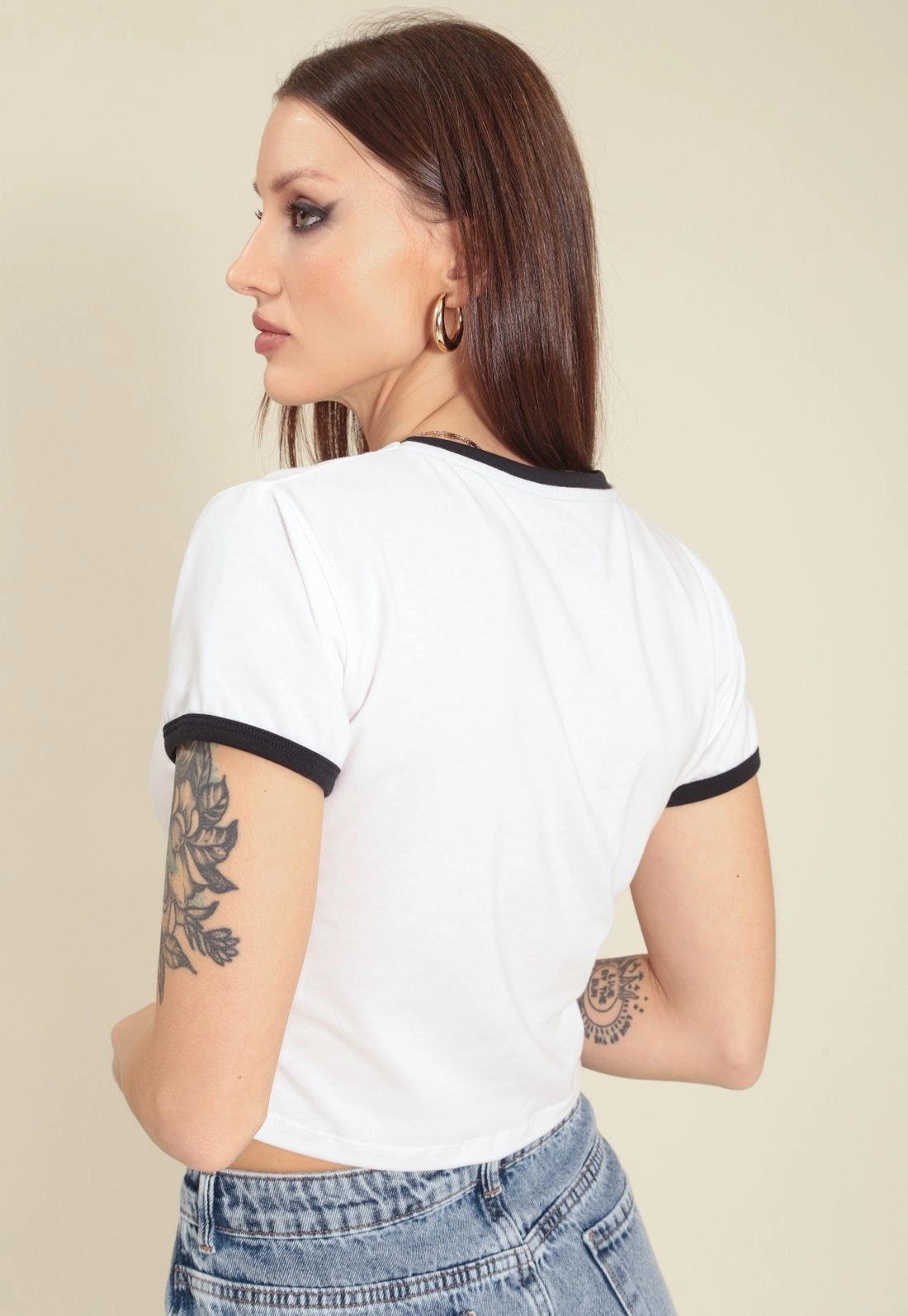 Blusa Cropped Em Cotton Com Manga Curta E Bordado Love