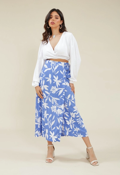 Saia Midi Em Viscose Estampado Floral Com Transpasse