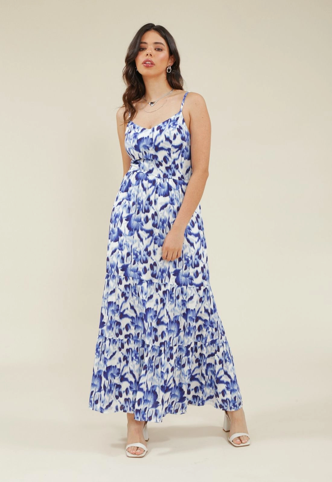 Vestido Longo Em Viscolinho Estampado Floral Com Alca E Recortes