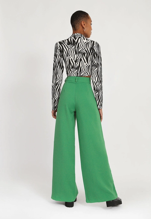 Calça Crepe Pantalona Bolso