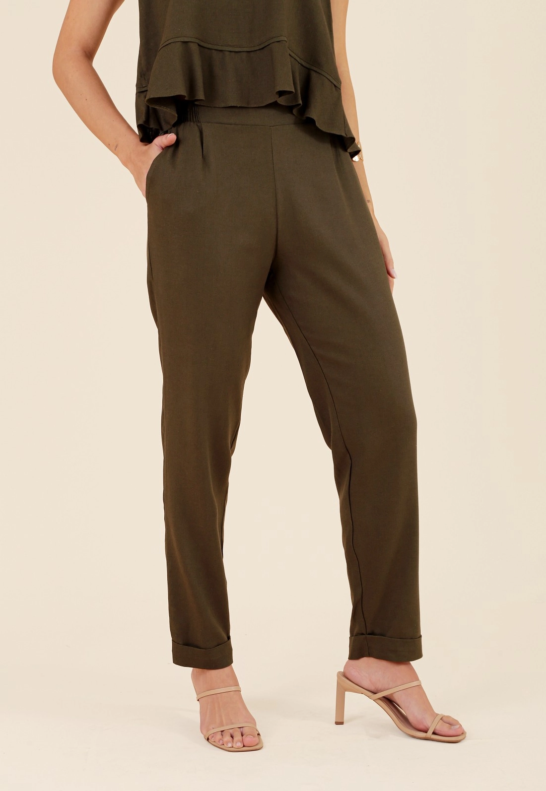 Calça Reta Em Linho Bolso Faca
