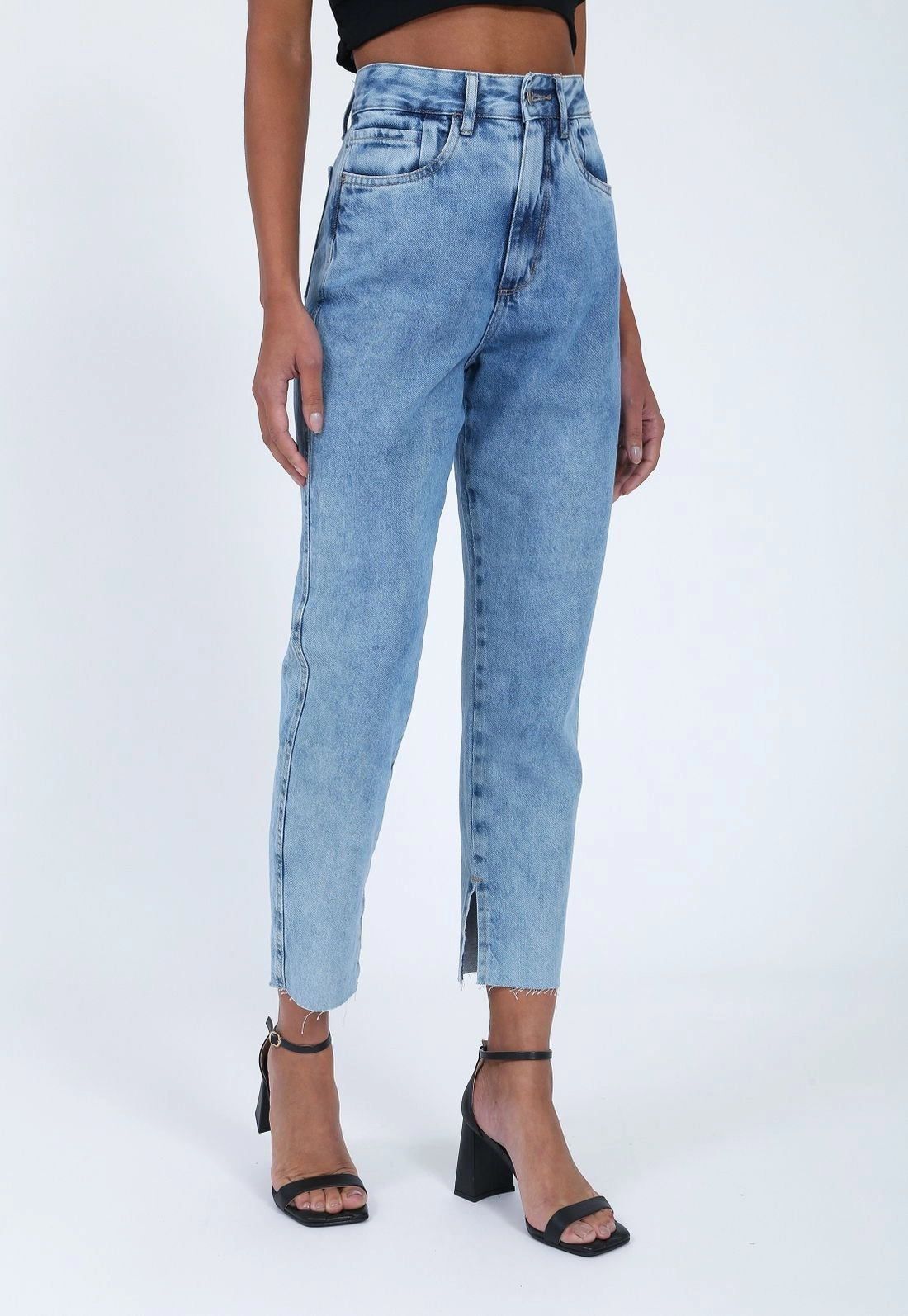 Calça Jeans Mom Fenda Lateral