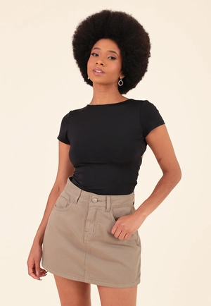 Short Saia Em Sarja