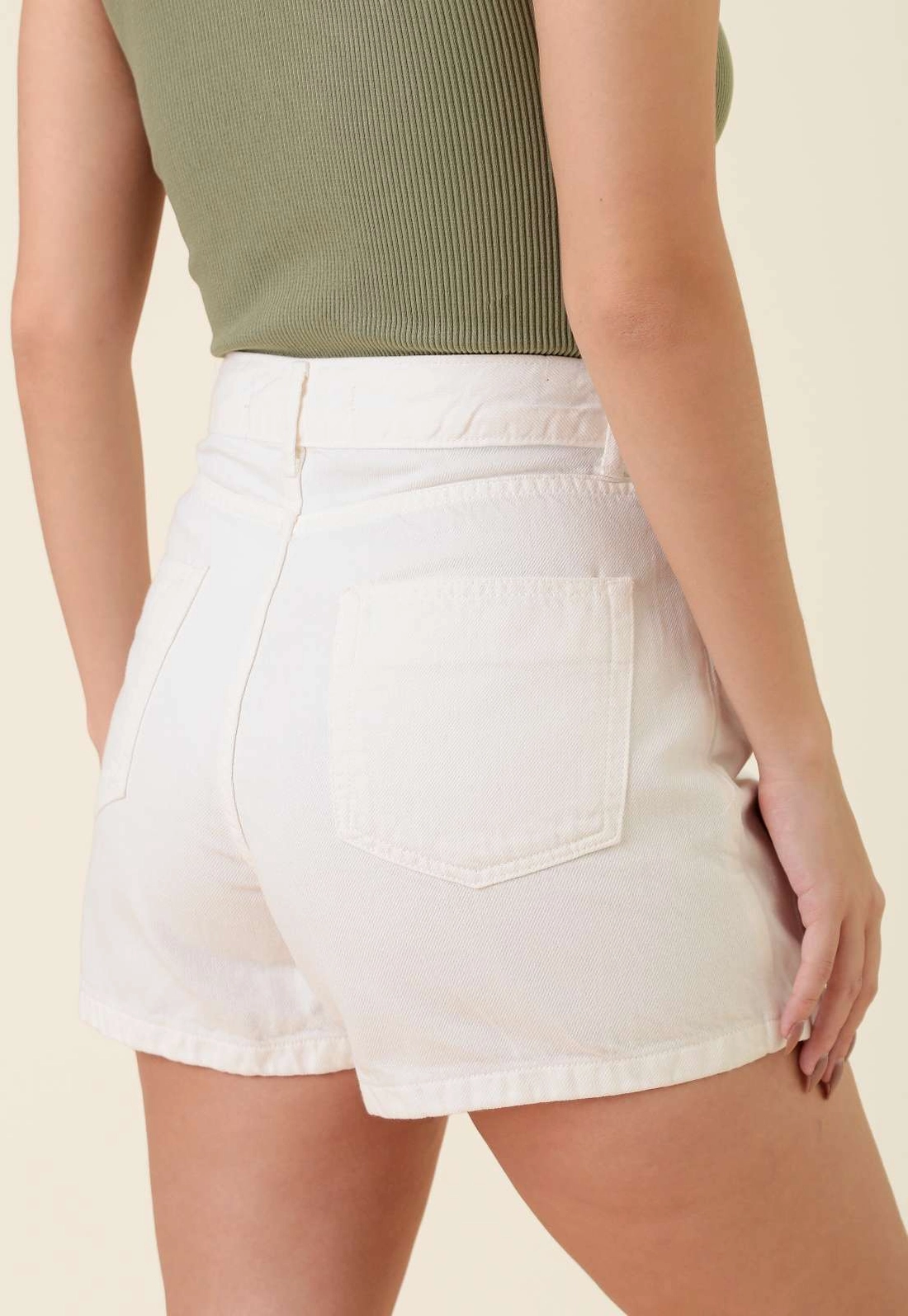 Short Saia Em Sarja