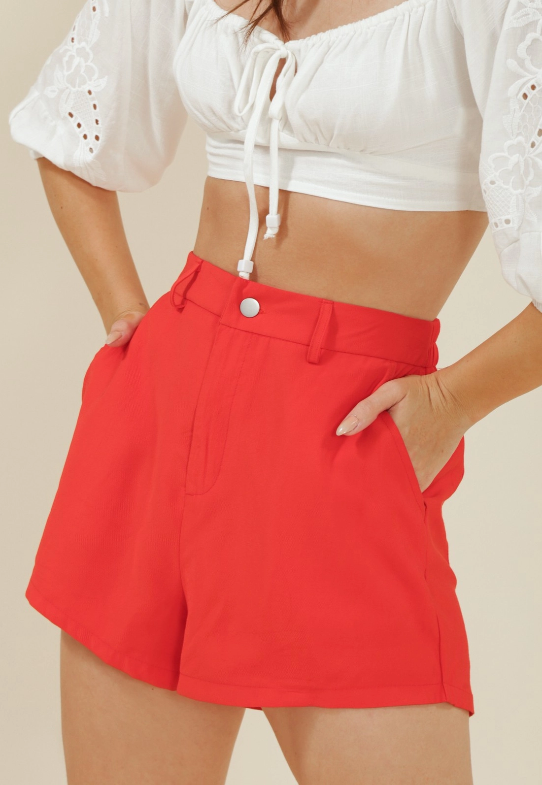 Short Em Alfaiataria Com Elástico Costas