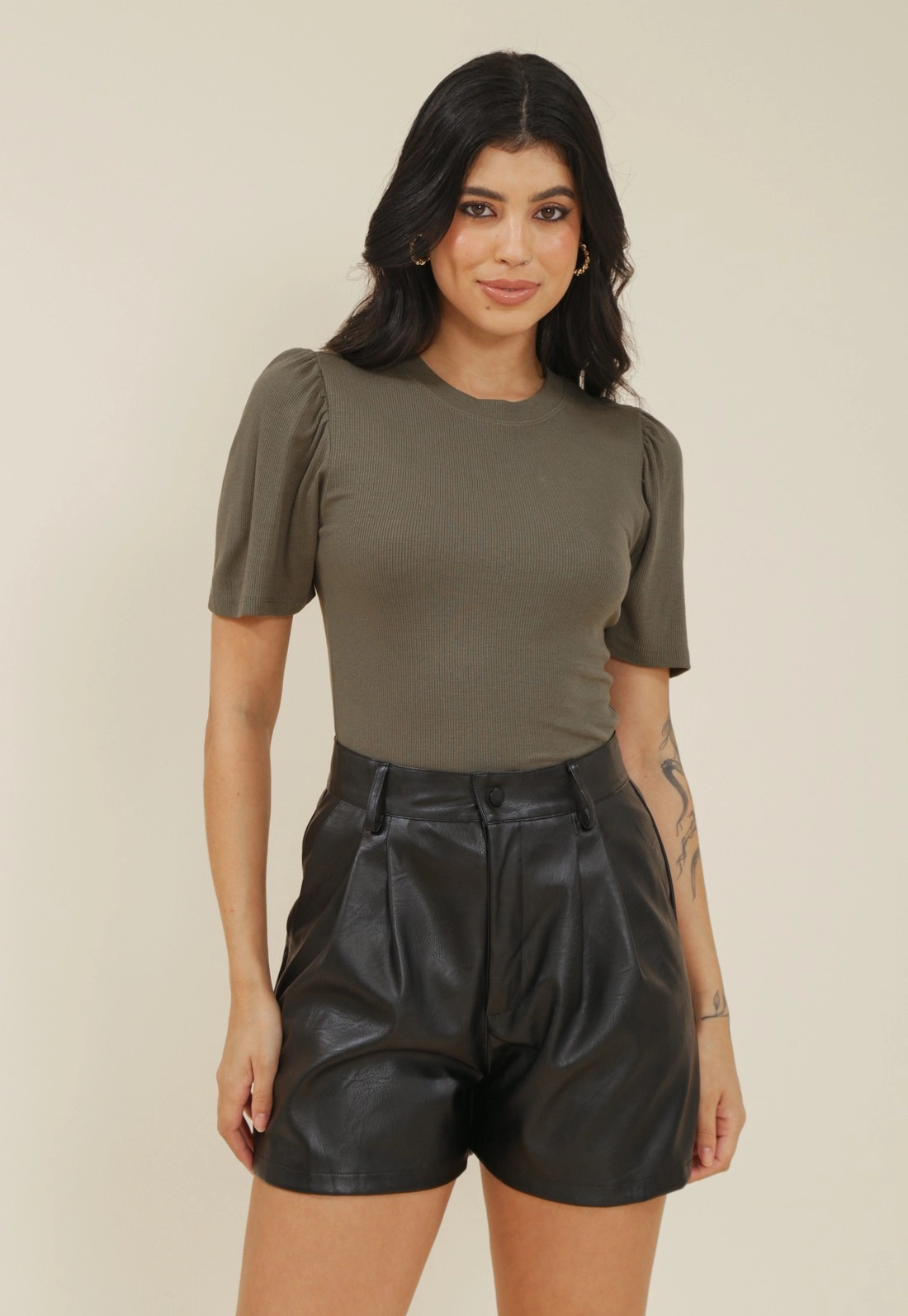 Blusa Malha Canelada Manga Curta Com Franzido