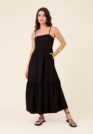 Vestido Midi Em Viscose Com Alça Recorte E Bolso