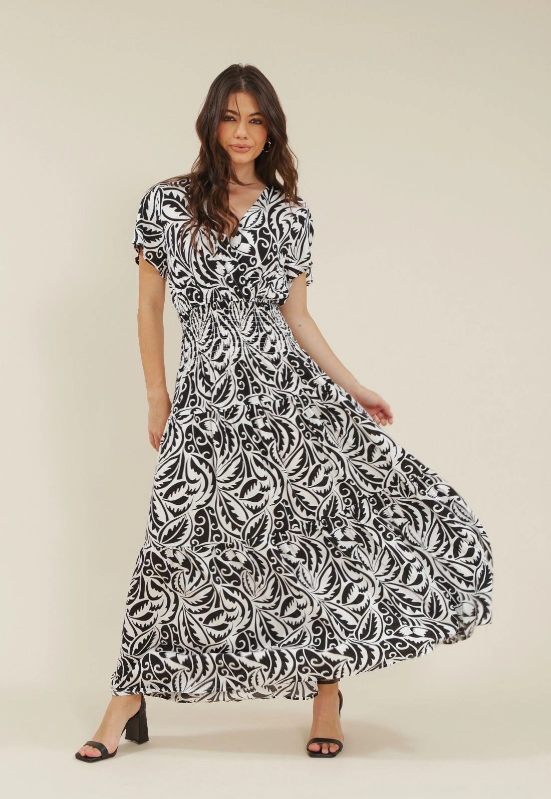 Vestido Longo Com Manga Curta E Lastex Com Viscose Estampada Bicolor