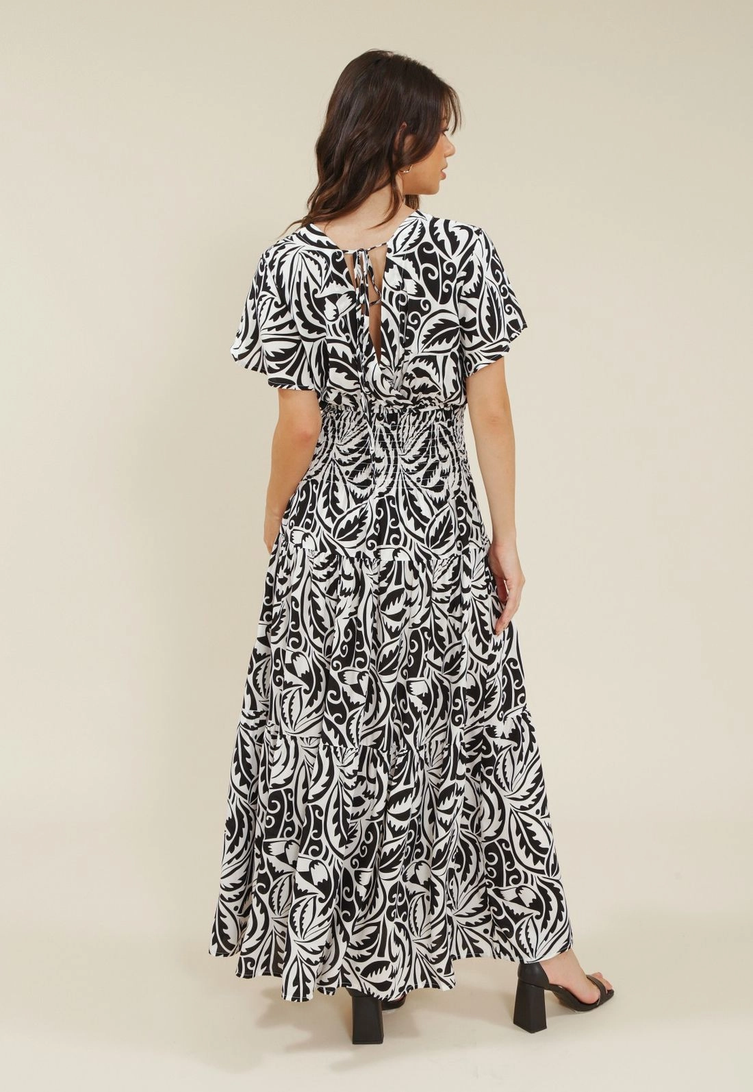Vestido Longo Com Manga Curta E Lastex Com Viscose Estampada Bicolor