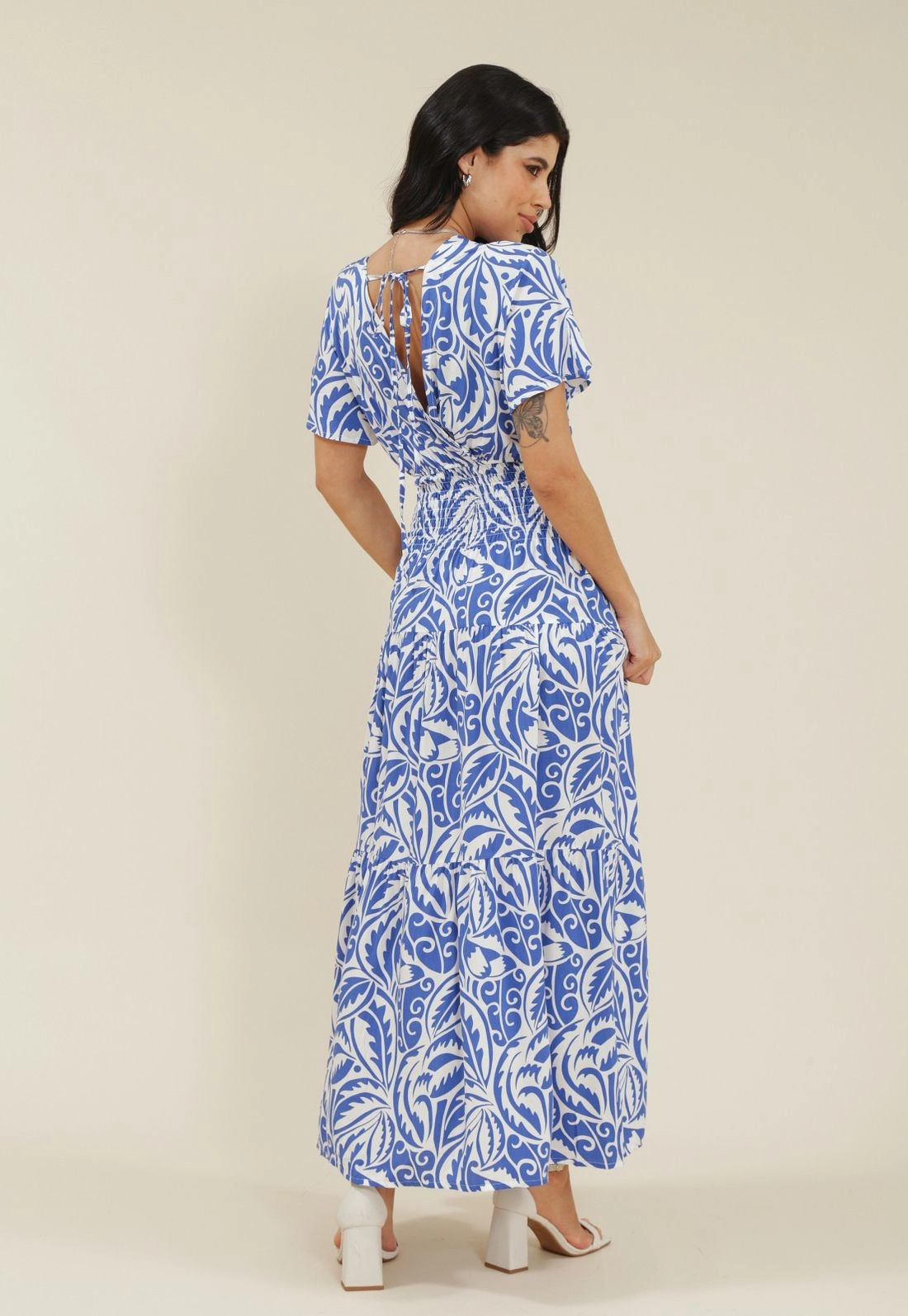 Vestido Longo Com Manga Curta E Lastex Com Viscose Estampada Bicolor