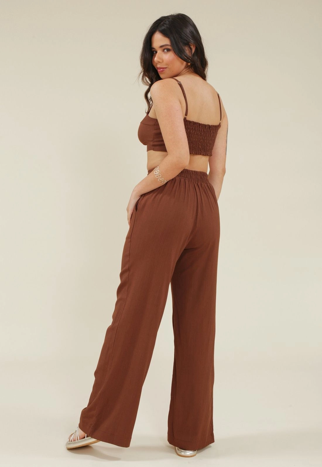 Calça Wide Leg Em Viscolinho Com Elastano E Pregas Frente