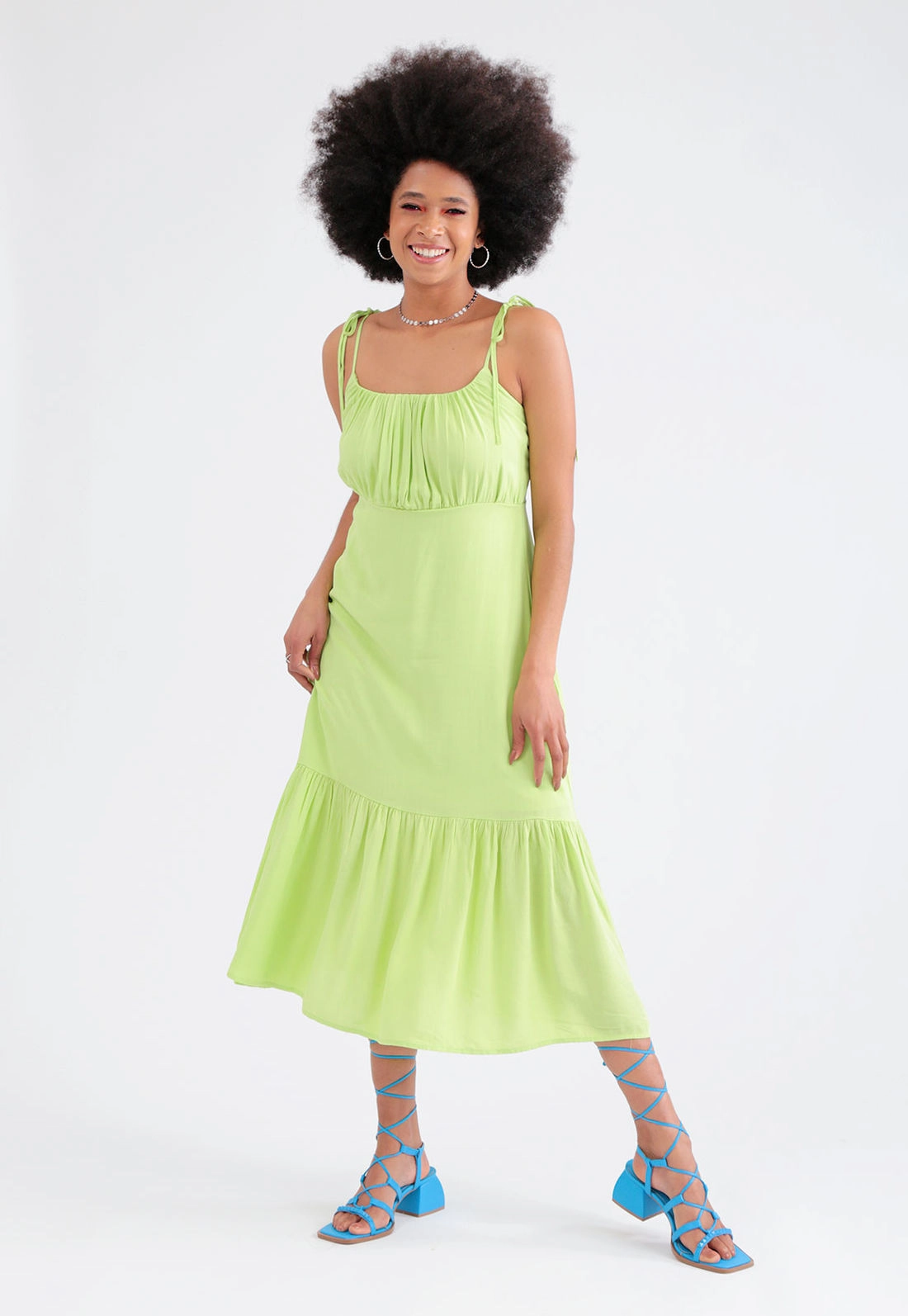 Vestido Em Viscolinho Com Alca E Franzidos